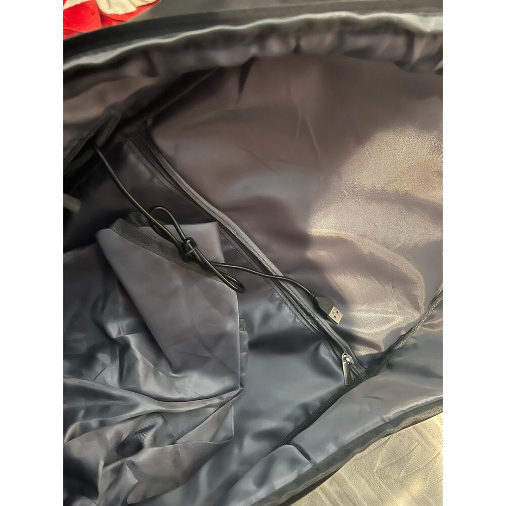 Target Charging Clamshell Gray Padded Charging Backpack - Picture 7 of 7